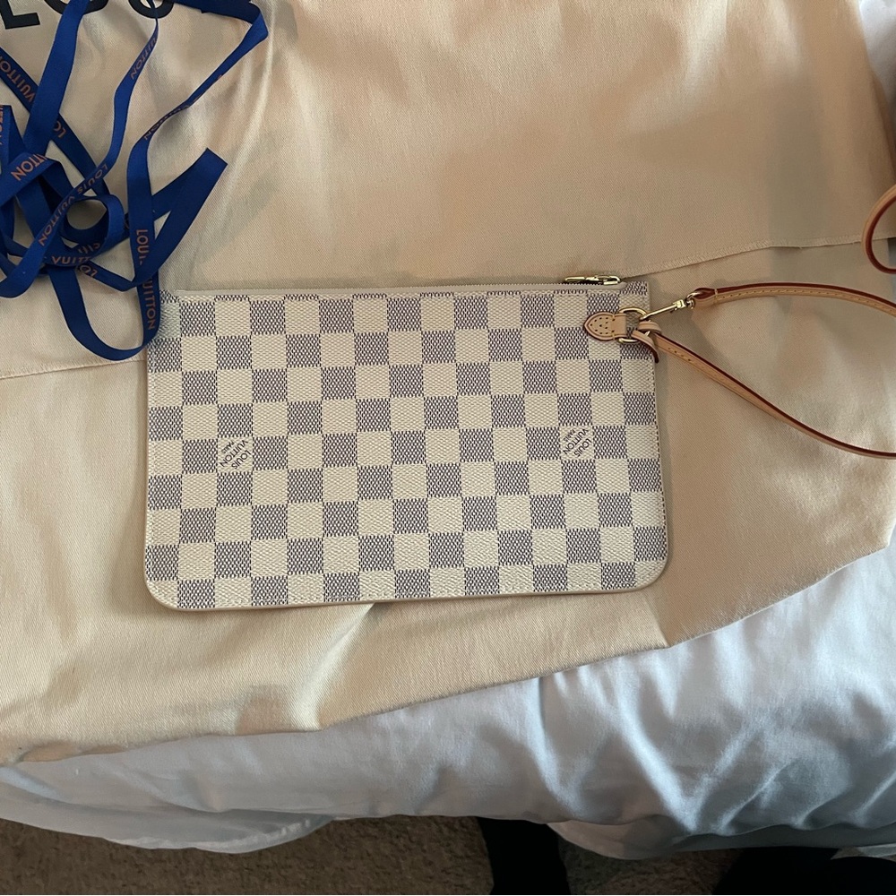 LV never full GM bag - Picture 6 of 8